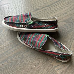Sanuk Women’s Donna Slip On- Size 8